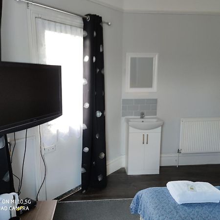 Sussex Lodge Guest House Slough Eksteriør bilde