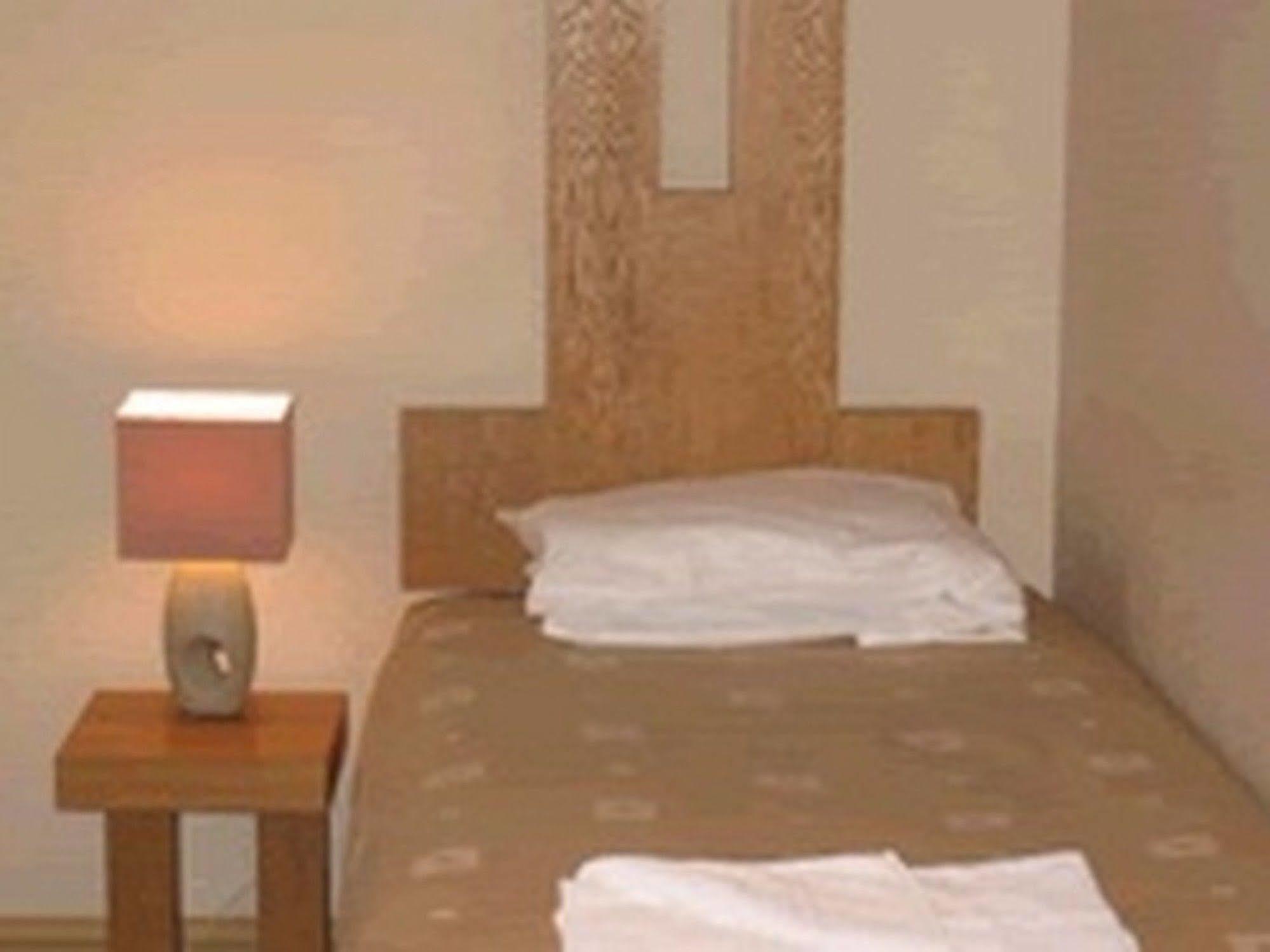 Sussex Lodge Guest House Slough Eksteriør bilde